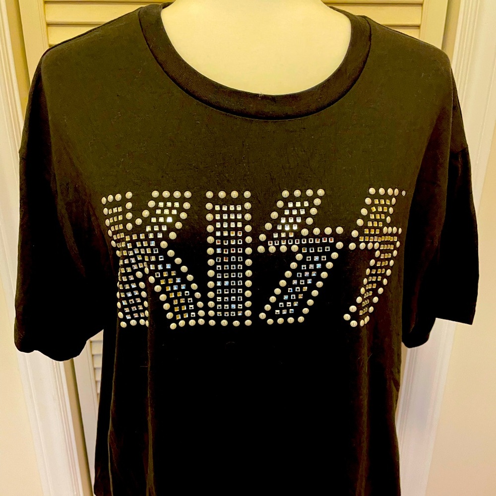 NWOT Black KISS Band Crop T-Shirt. Size XL